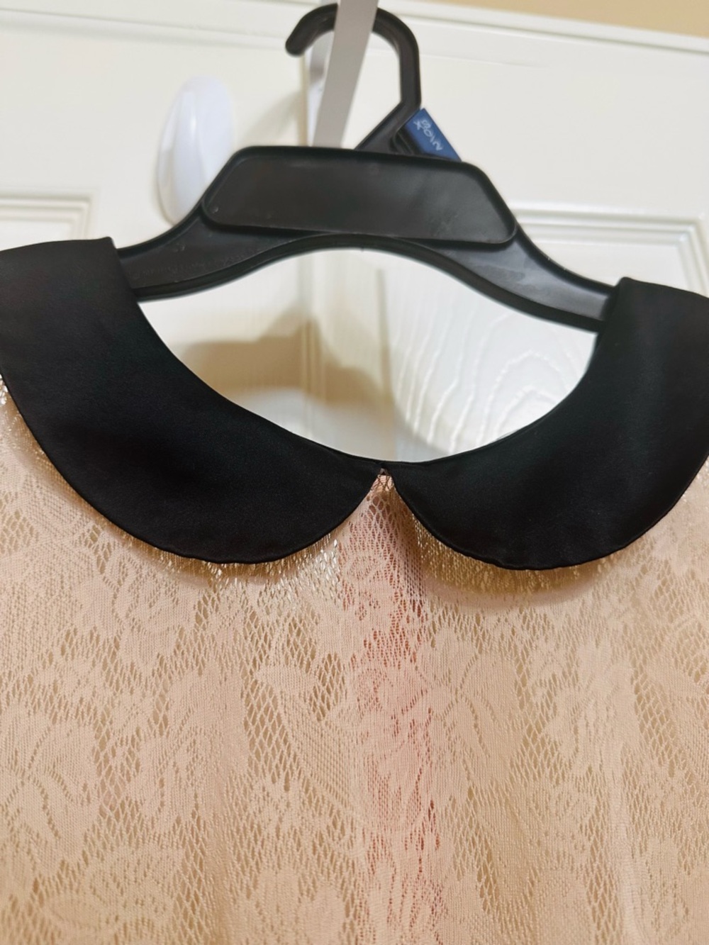 Forever 21 Blush Lace Top Size Small 💗 - Picture 4 of 9